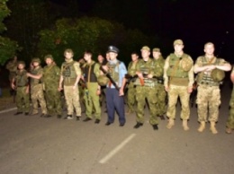 Жители Торецка пытались блокировать украинских военных (ФОТО)