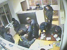 Экс-полицейские осуждены в Перми за издевательства над задержанным