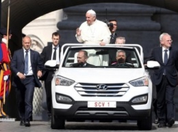 Папа Римский Франциск пересел на Hyundai Santa Fe