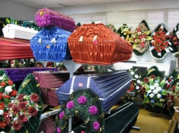 В Красноярском крае гробовщика убили за предложение «примерить» гроб