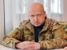 Секретарь СНБО Турчинов прибыл на место пожара на нефтебазе под Киевом