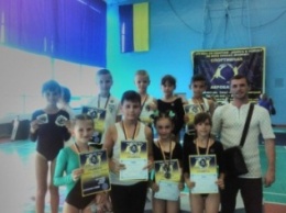 Юные спортивные акробатки из Кривого Рога привезли из Днипра 7 медалей (ФОТО)