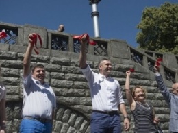 Кличко открыл восстановленную лестницу на территории музея истории Украины