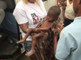 Что произошло с умирающим малышом, которого спасли волонтеры в Нигерии. Впечатляющие кадры