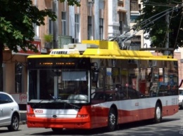 Поездка в новых троллейбусах: обещанного WI-FI нет, водители в восторге, а пассажирам не хватает кондиционеров