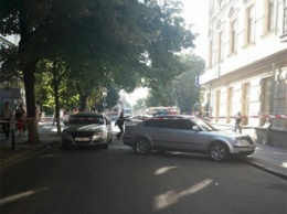В Кировоградской обл. водитель иномарки совершил наезд на девушку-полицейского