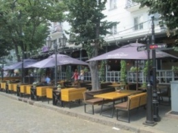 Владельцы ресторанов в центре Одессы заскучали по туристам (ФОТО)
