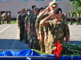 В Николаеве попрощались с 23-летним военным, который погиб под Мариуполем