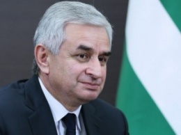 В Абхазии президент инициирует референдум за собственную отставку