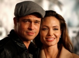 Джоли и Питта застали вместе перед разводом