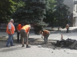В Покровске (Красноармейске) готовятся к укладке нового тротуарного покрытия