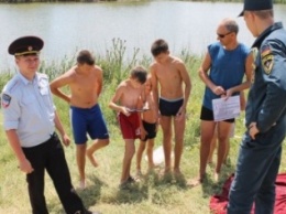В Макеевке штрафуют родителей, которые недостаточно следят за своими детьми на водоемах