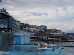 Хаос в Крыму: море превратили в нечистоты, отели в призраки (ФОТО)
