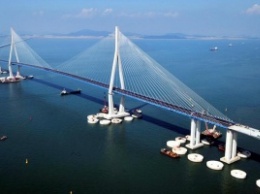 Железнодорожный мост в Крым сдадут на год позже запланированного