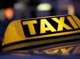 Такси в Крыму предлагают новый «бонус»? водитель славянской внешности (ФОТО)