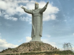 В Санкт-Петербурге не могут найти место для 80-метровой статуи Иисуса Христа