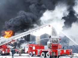 Пожар в Василькове на нефтебазе, - онлайн-трансляция четвертого дня борьбы с огнем