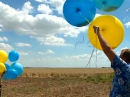 Аскеры из Чонгара отправили в воздушных шарах на аннексированный Крым «Кодекс поведения крымских татар» (ФОТО)