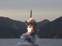 Северная Корея запустила ракету с подлодки