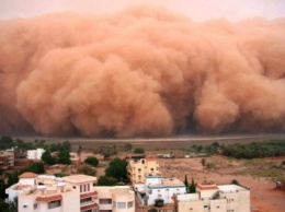 Ученые: Статическое электричество делает песчаные бури более сильными