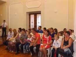 В Николаеве отметили День семьи и наградили родителей, которые воспитывают приемных детей