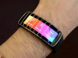 Фитнес-браслет Samsung Gear Fit 2 вышел на рынок России