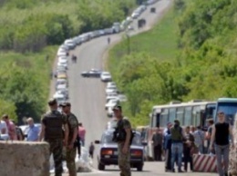 КПВВ Донбасса на выходных штурмовало около 20 тыс. человек