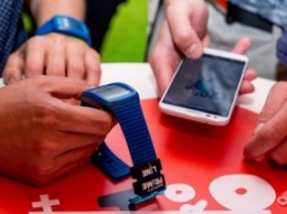 Швейцарская Swatch представила в России «умные» часы Touch Zero Two с годом автономной работы