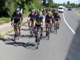 Бывшие мариупольские беспризорники добрались на велосипедах во Львов и готовятся покорять Европу (ФОТО)