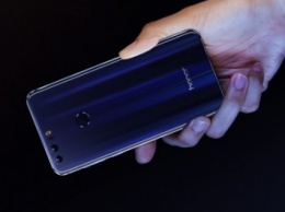 Huawei представил смартфон Honor 8