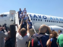 Яркое селфи Саакашвили с красотками-стюардессами (ФОТО)