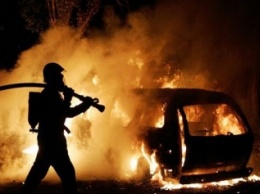 В Запорожской области прокурору сожгли машину