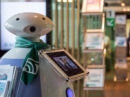 Фотофакт: в «Беларусбанке» появился робот-консультант