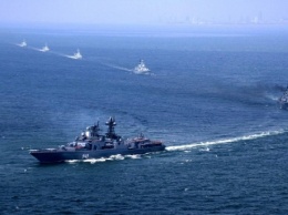 В Мировом океане 40 военных кораблей РФ «с размахом» отметят День России