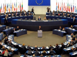 Европарламент призвал сохранить в силе санкции по отношению к России