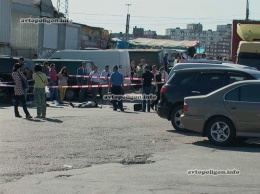 ЧП в Киеве: возле Троещинского рынка неизвестные убили мужчину. ФОТО