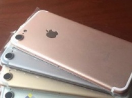 IPhone 7 засняли в четырех цветах