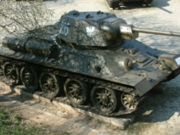 Из реки под Воронежем начали поднимать танк Т-34-76