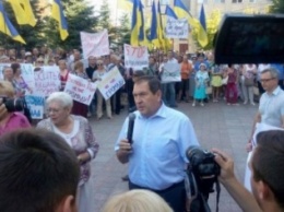 Андрей Райкович обещает протестующим решить проблему с новым названием