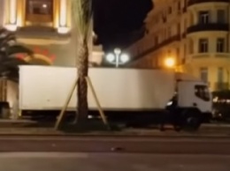 Теракт в Ницце: первое ВИДЕО уничтожения водителя грузовика
