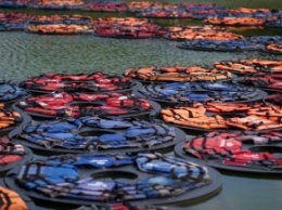 Ай Вэйвэй создал инсталляцию из 1000 спасательных жилетов