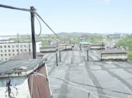 В городе поймали мужчину, который на крыше многоэтажки воровал кабель