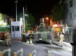 В Турции происходит военный переворот