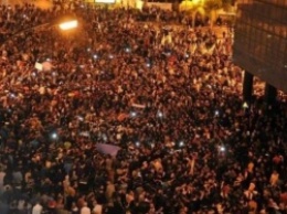 На улицы Стамбула вышли тысячи людей? очевидец