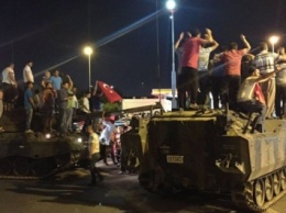 Число жертв попытки переворота в Турции достигло 60