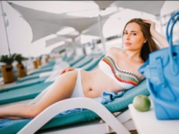 Юлия Михалкова порадовала поклонников фото в купальнике