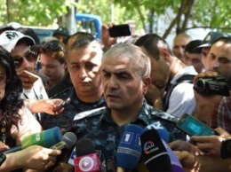 Спецоперация в Ереване: полиция готова к штурму