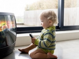 Ученые "бьют тревогу": Телевизор опасен для детей
