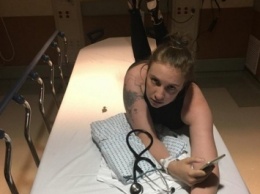 Лина Данэм попала в больницу