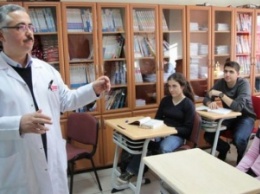 В Турции отстранили 15 тыс. работников сферы образования